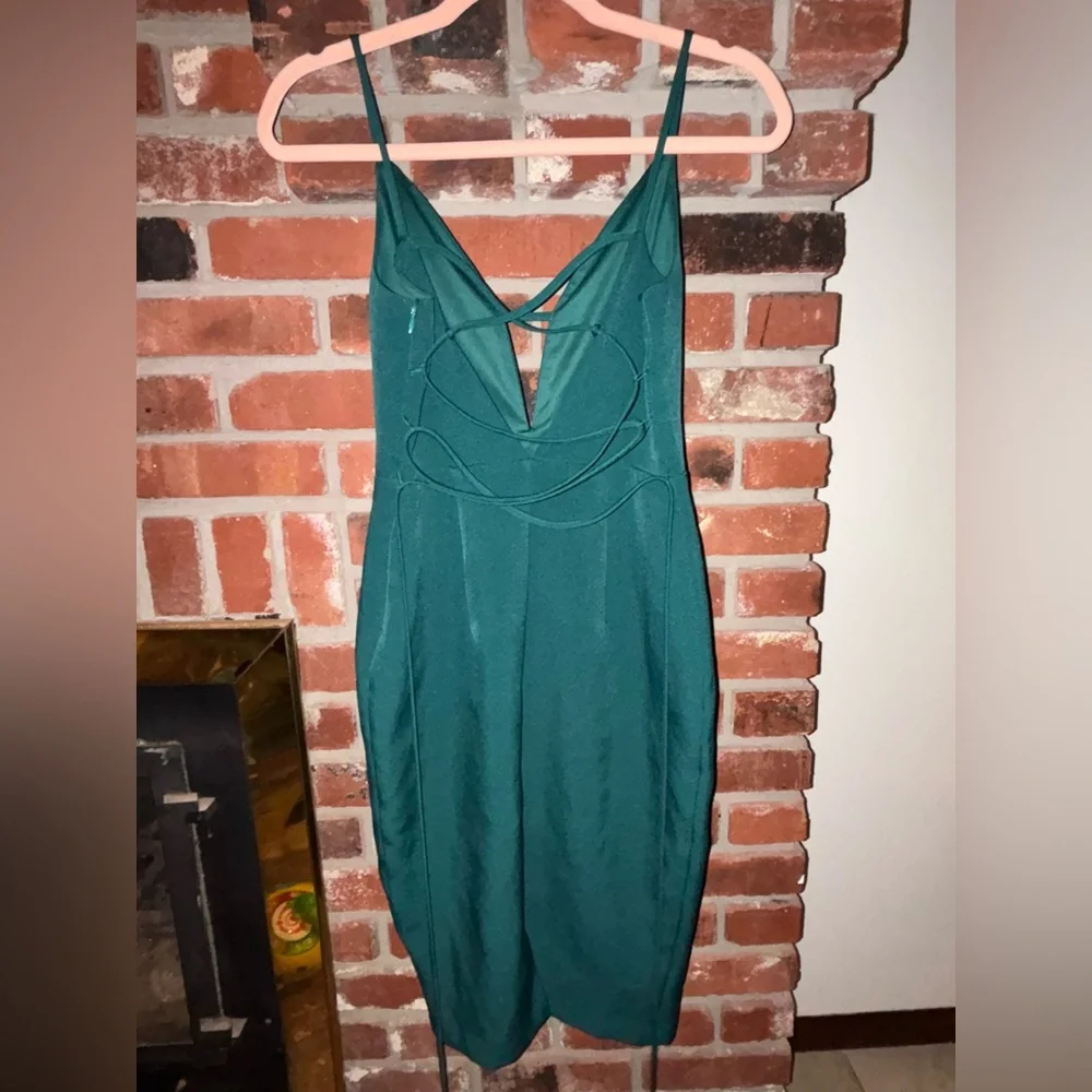Express * Emerald Green V-Neck Midi Bodycon Dress w/ Open Lace up Back Sz 2 - Picture 4 of 7